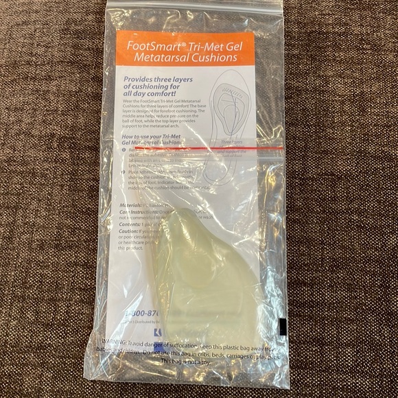 Two pairs of Footsmart tri-Met gel metatarsal cushions (new in package). - Picture 2 of 6